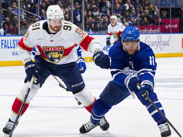 Oliver Ekman Larsson signe un contrat de quatre ans avec les Maple Leafs de Toronto